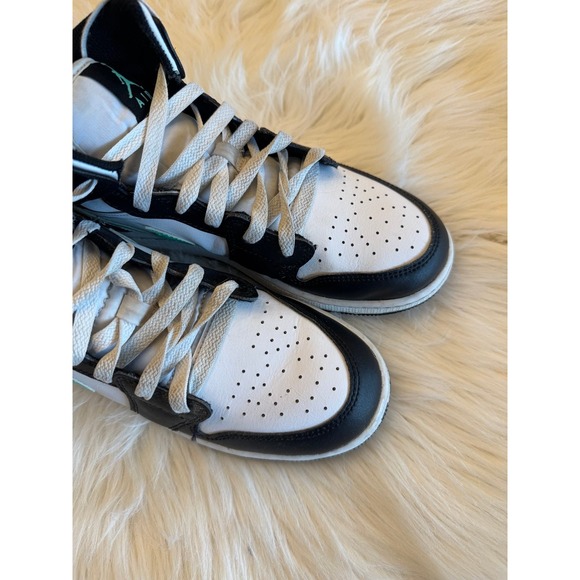 Jordan 1 mid green glow youth size 6 EUC - Picture 2 of 7